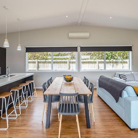Wind Down On Esther Martinborough Exterior photo
