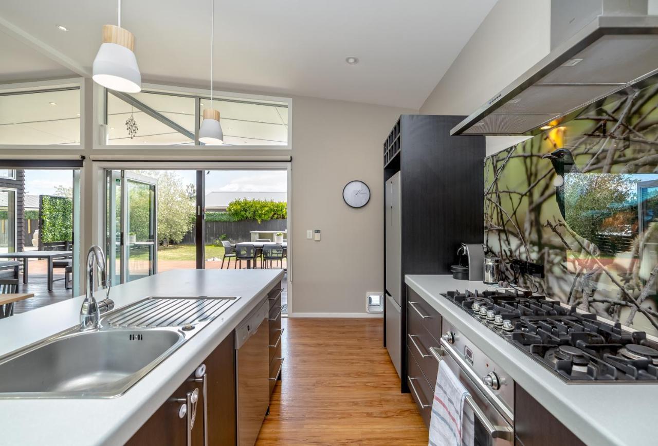 Wind Down On Esther Martinborough Exterior photo