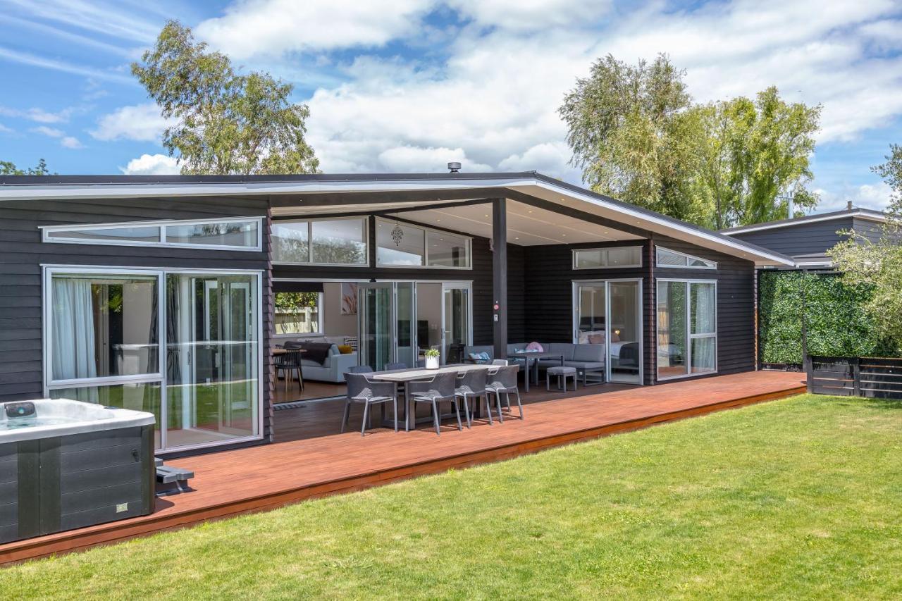 Wind Down On Esther Martinborough Exterior photo